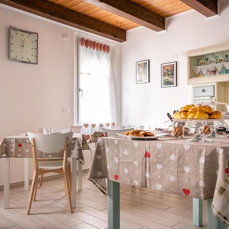 לינה וארוחת בוקר קומאקיו La Casa Di Santino מראה חיצוני תמונה