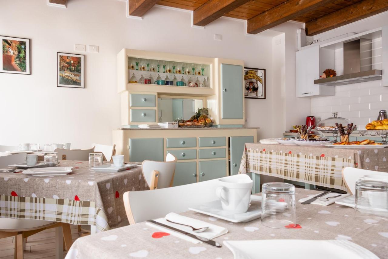 לינה וארוחת בוקר קומאקיו La Casa Di Santino מראה חיצוני תמונה