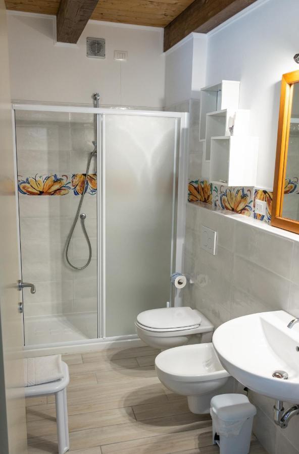 לינה וארוחת בוקר קומאקיו La Casa Di Santino מראה חיצוני תמונה