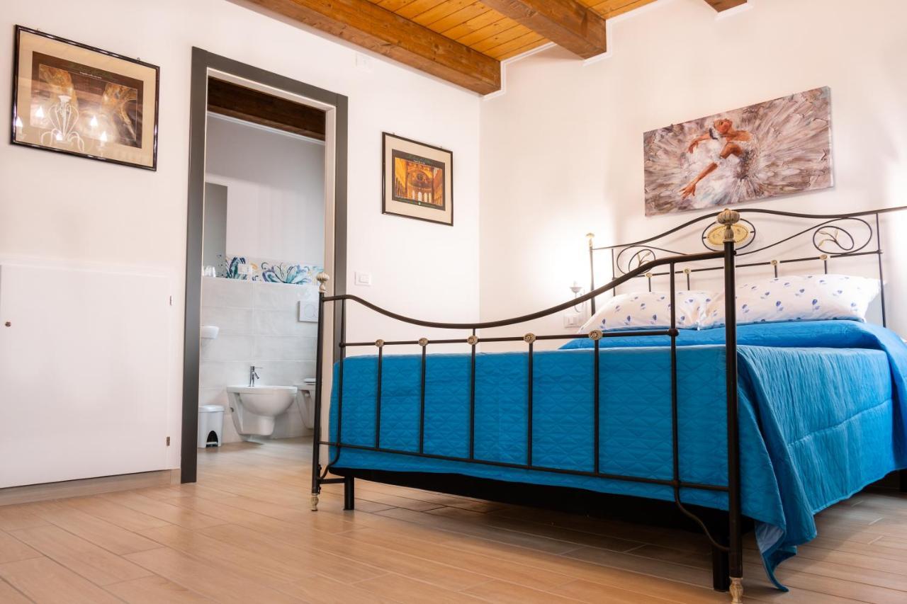 לינה וארוחת בוקר קומאקיו La Casa Di Santino מראה חיצוני תמונה